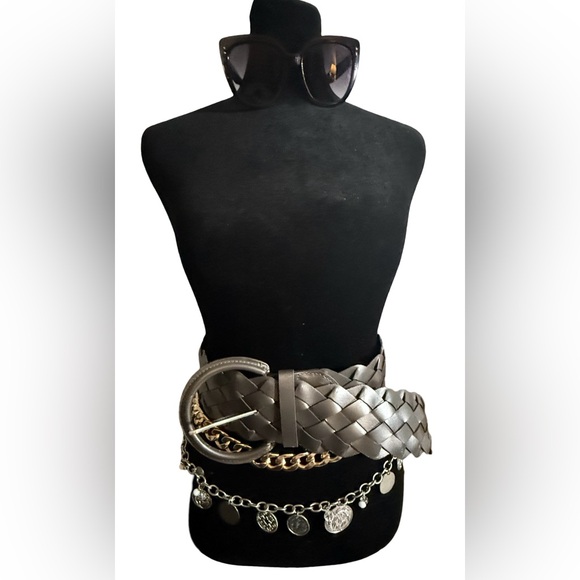 Accessory LIVE Items Belts Glasses Bag Charms + MORE all UNLISTED on sale!!
